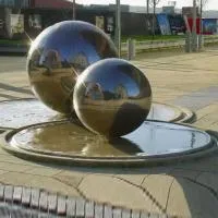 Фонтан из 2 стальных шаров (518906) ∅ 1 и ∅ 1,5 м. Звенигово